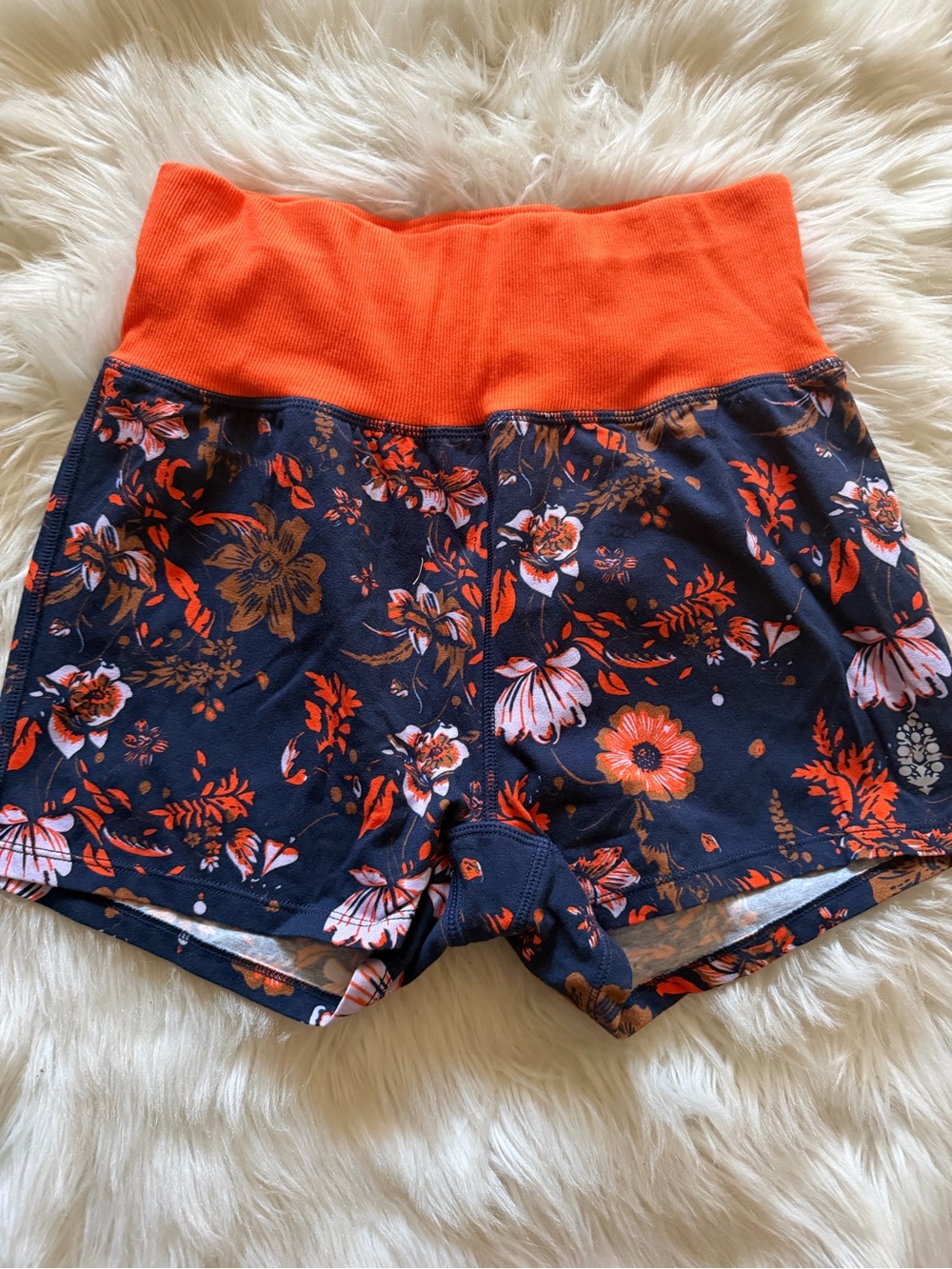 Free People FP Movement Carpe
Diem Shorts Floral Orange High Rise. Sz M. NEW